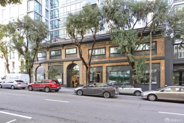 MLS: 425027913 Condo For Sale