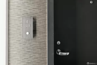 Photo #4: 425027913 Listing