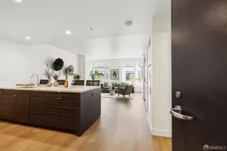 Photo #5: 425027913 Listing