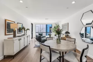 Photo #2: 425027927 Listing