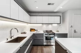 Photo #4: 425027927 Listing