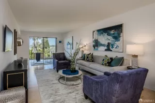 Photo #3: 425028157 Listing
