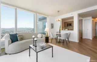 Photo #2: 425028287 Listing