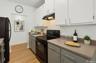 Photo #6: 425028320 Listing 