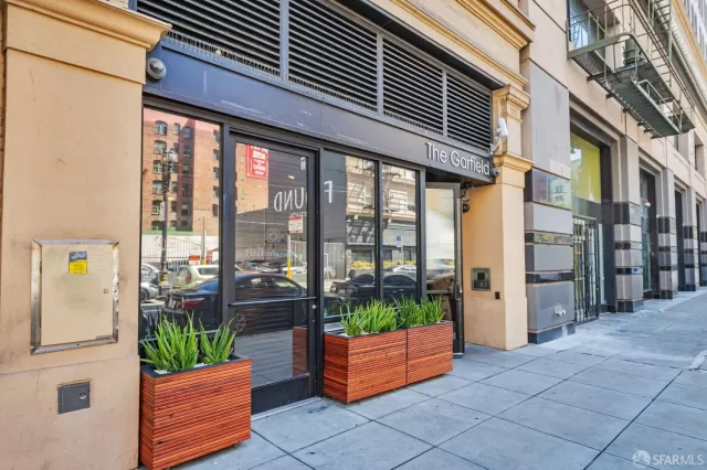 MLS: 425028485 Condo For Sale