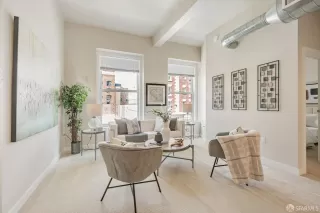 Photo #4: 425028485 Listing