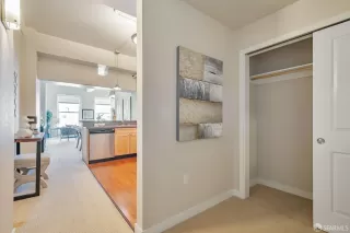 Photo #6: 425028485 Listing