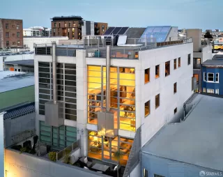 Photo #1: 425028868 Listing