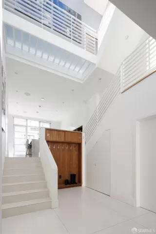 Photo #6: 425028868 Listing