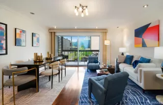 Photo #3: 425028937 Listing 