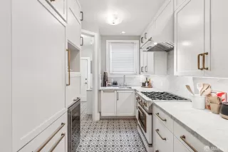 Photo #3: 425028979 Listing