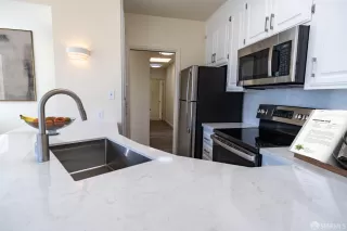 Photo #3: 425029283 Listing