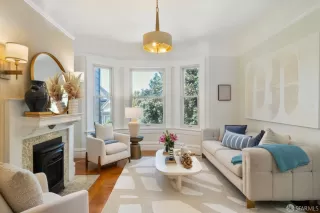 Photo #3: 425029326 Listing