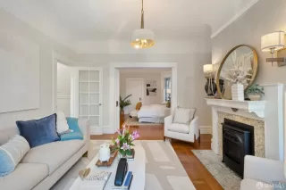 Photo #6: 425029326 Listing