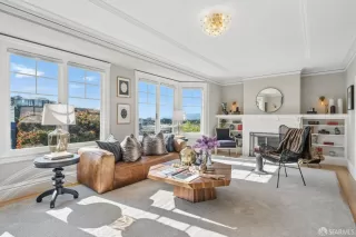 Photo #2: 425029432 Listing