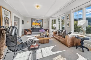 Photo #3: 425029432 Listing