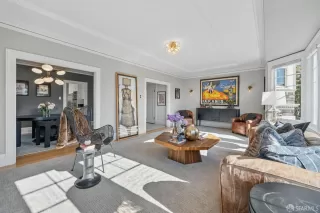 Photo #5: 425029432 Listing