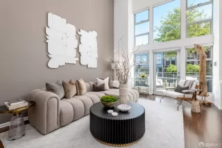 Photo #2: 425029534 Listing