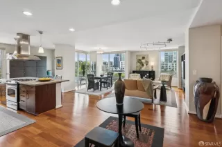 Photo #3: 425029707 Listing 