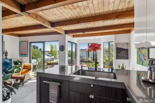 Photo #2: 425030137 Listing