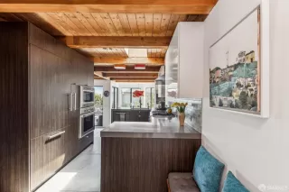 Photo #5: 425030137 Listing