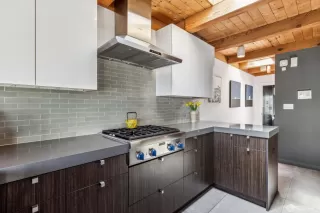 Photo #6: 425030137 Listing