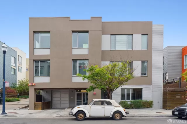 MLS: 425030431 Condo For Sale