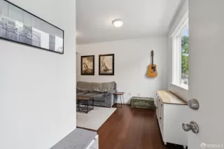 Photo #3: 425030431 Listing 