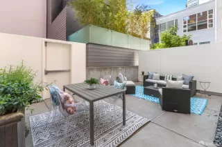 Photo #3: 425030502 Listing