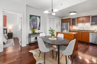 Photo #4: 425030502 Listing