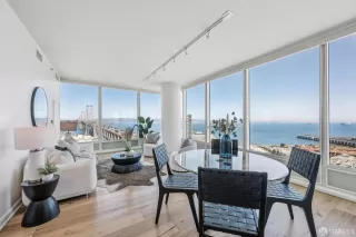 Photo #1: 425030539 Listing 