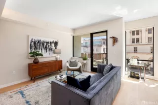Photo #4: 425030926 Listing