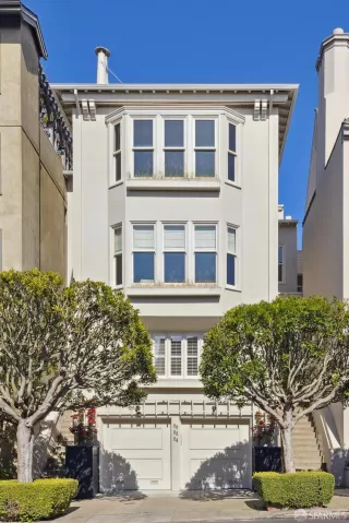 Photo #1: 425031147 Listing