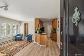Photo #2: 425031147 Listing