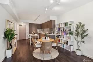 Photo #4: 425031157 Listing 