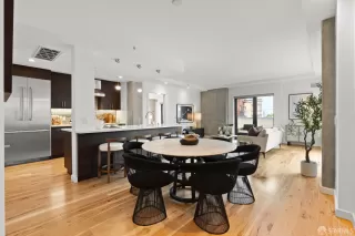 Photo #4: 425031263 Listing 