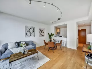 Photo #4: 425031728 Listing 