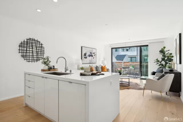 MLS: 425031892 Condo For Sale