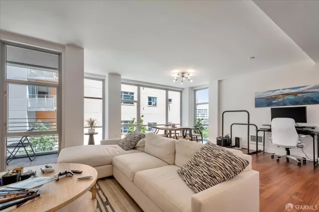 MLS: 425031906 Condo For Sale