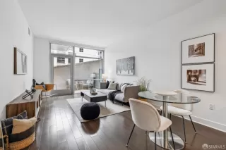 Photo #5: 425032047 Listing 