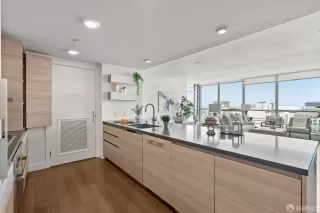 Photo #4: 425032279 Listing 