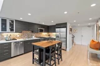 Photo #6: 425032661 Listing 