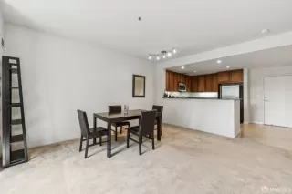 Photo #3: 425032764 Listing 