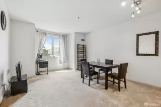 Photo #4: 425032764 Listing 