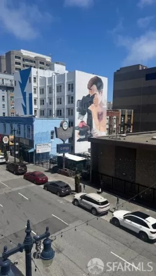 Photo #6: 425032768 Listing