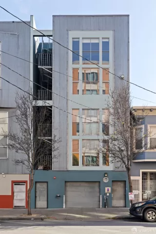 Photo #2: 425032810 Listing