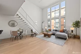 Photo #5: 425032810 Listing