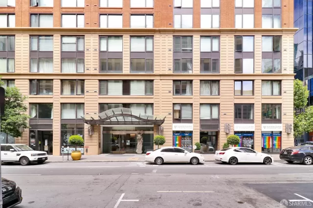 MLS: 425032972 Condo For Sale