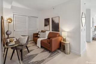 Photo #4: 425032972 Listing