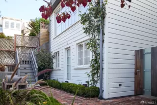 Photo #3: 425033054 Listing 